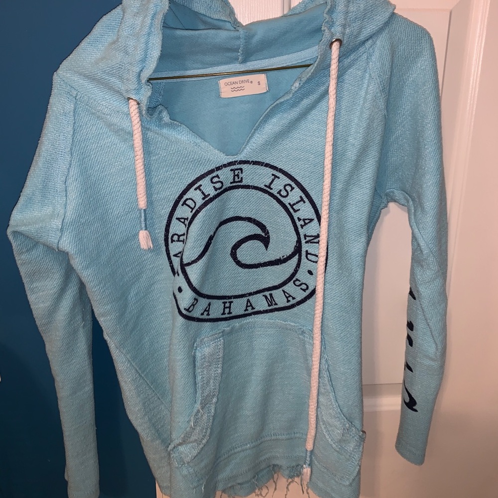 Ocean drive Bahamas pullover small